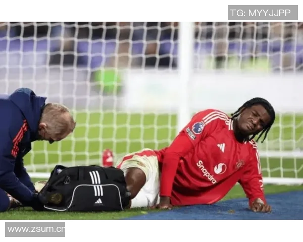 B费休息期间亲临训练基地现场观摩替补球员训练情况